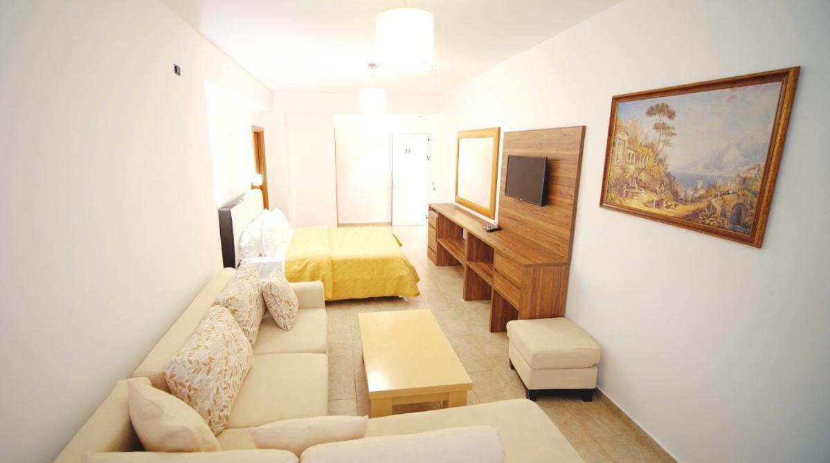 Exclusive Greccia Inn Dhërmi Esterno foto
