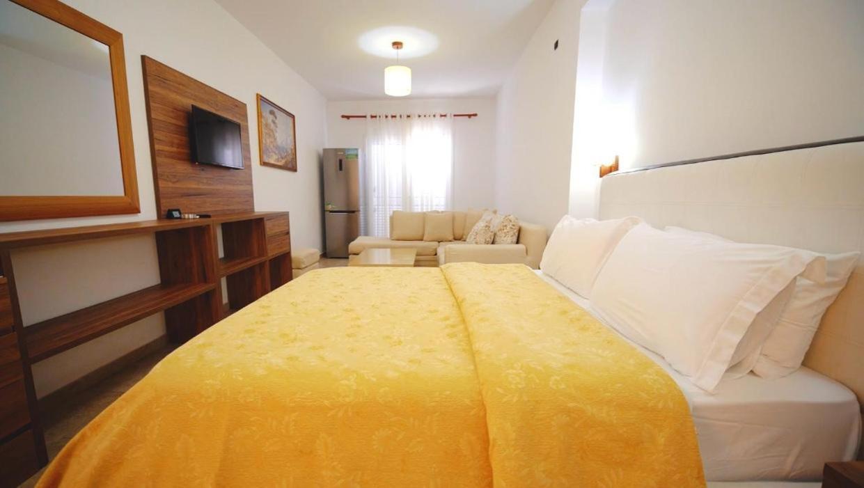 Exclusive Greccia Inn Dhërmi Esterno foto