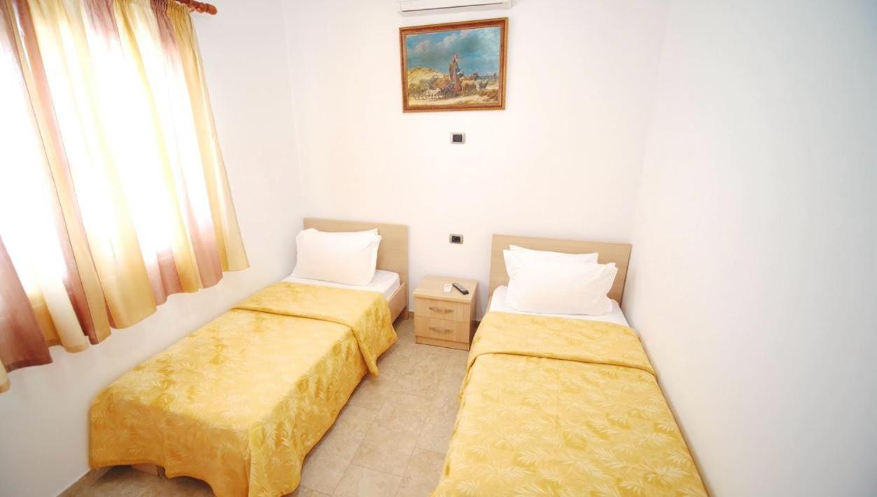 Exclusive Greccia Inn Dhërmi Esterno foto