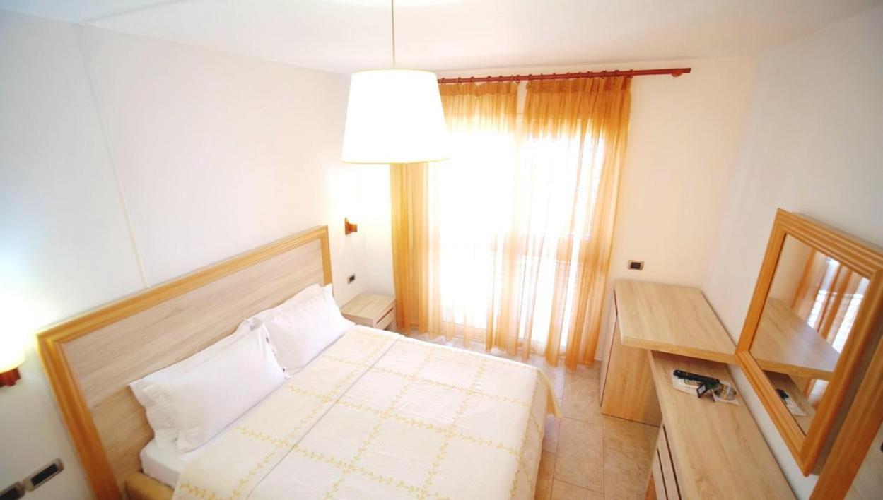 Exclusive Greccia Inn Dhërmi Esterno foto