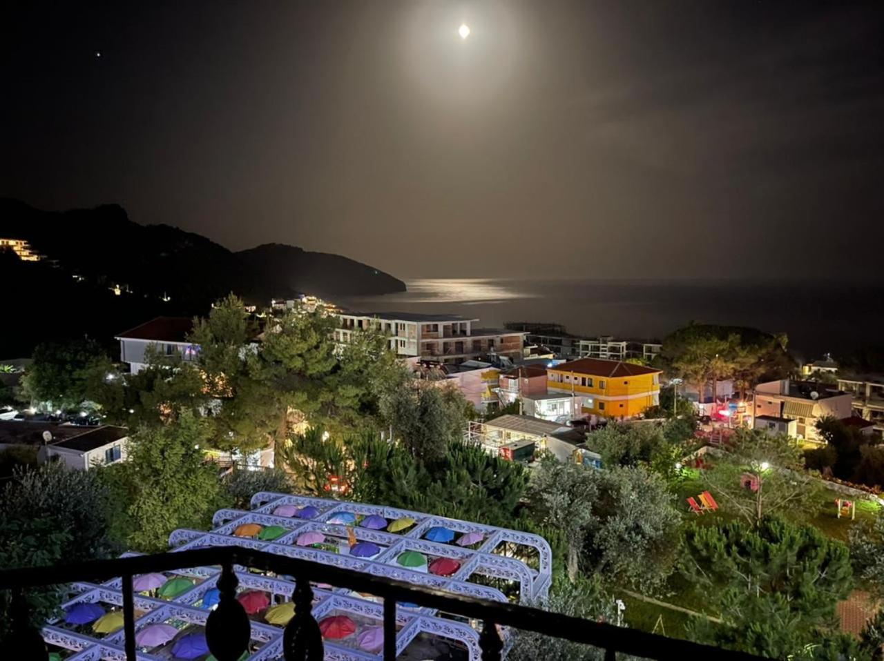 Exclusive Greccia Inn Dhërmi Esterno foto